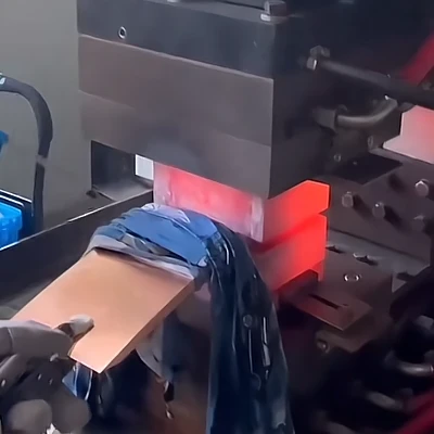Correct installation example showing copper flexible connectors linking power supply to diffusion welding machine, ensuring reliable operation.png Correct installation example showing copper flexible connectors linking power supply to diffusion welding machine, ensuring reliable operation.png